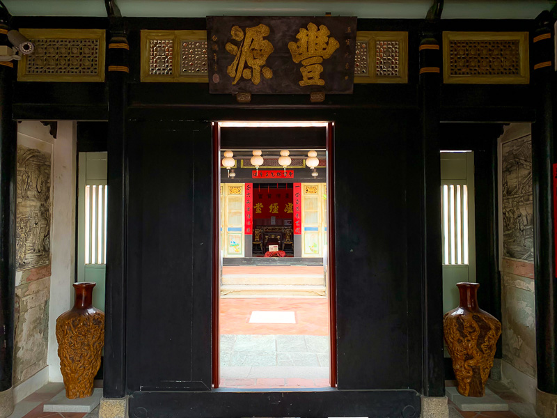 The inside of Anping Lu Jing-tang Mansion.