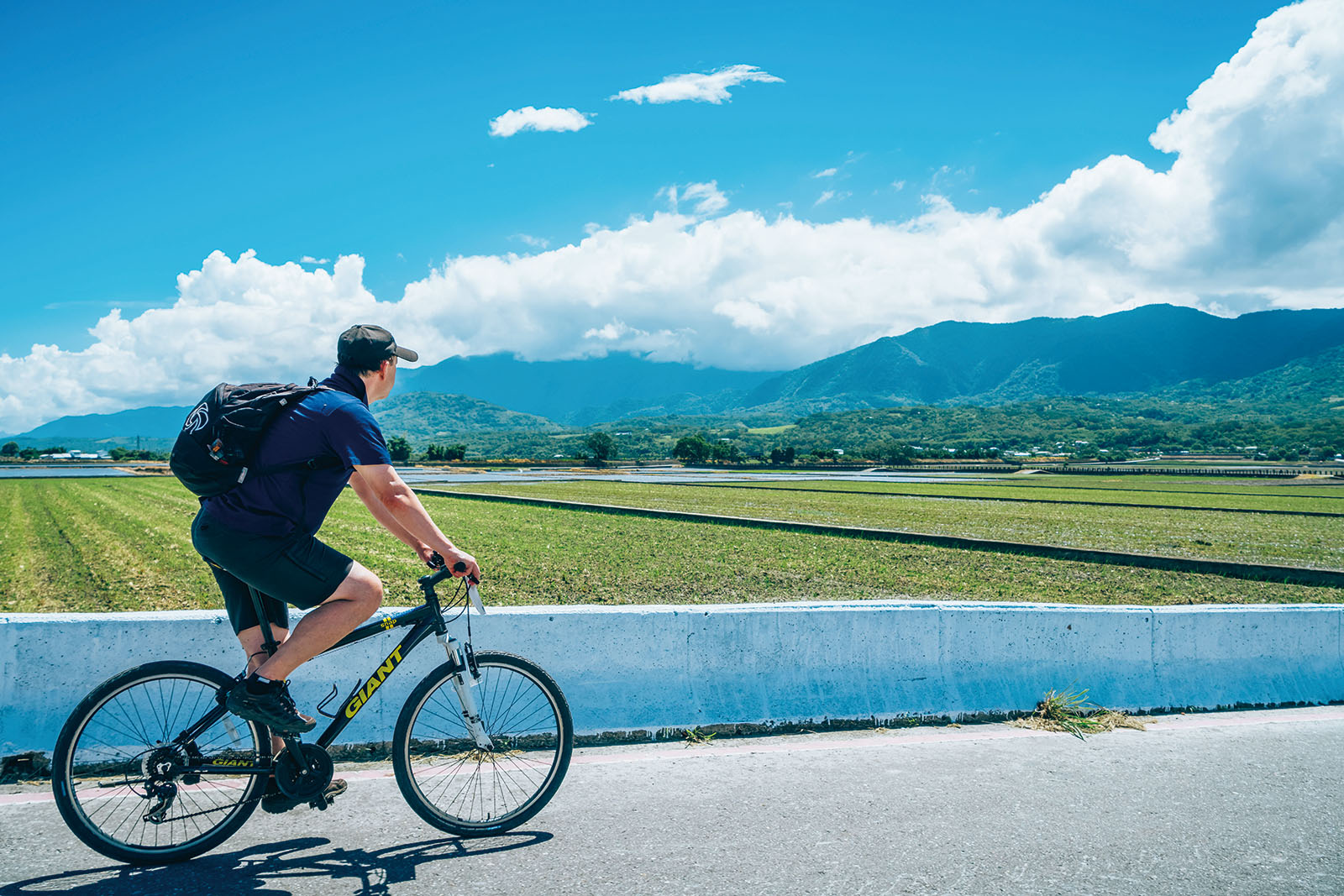 Indigenous villages, rice paddies, and narrow agricultural roads are the name of the game in the East Rift Valley.