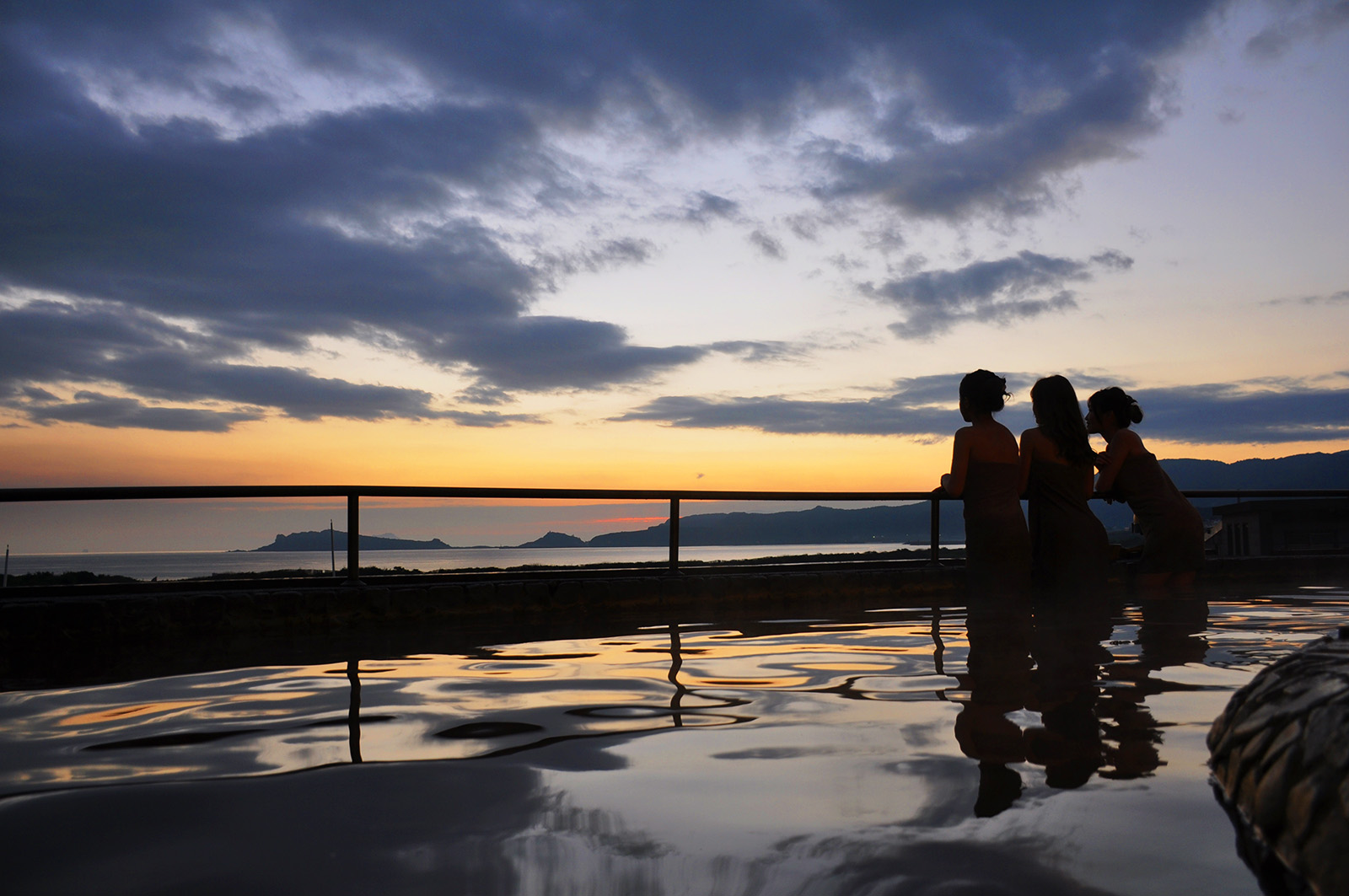 Some of Jinshan's Hot Spring Spas feature rooftop pools that overlook the Pacific Ocean.