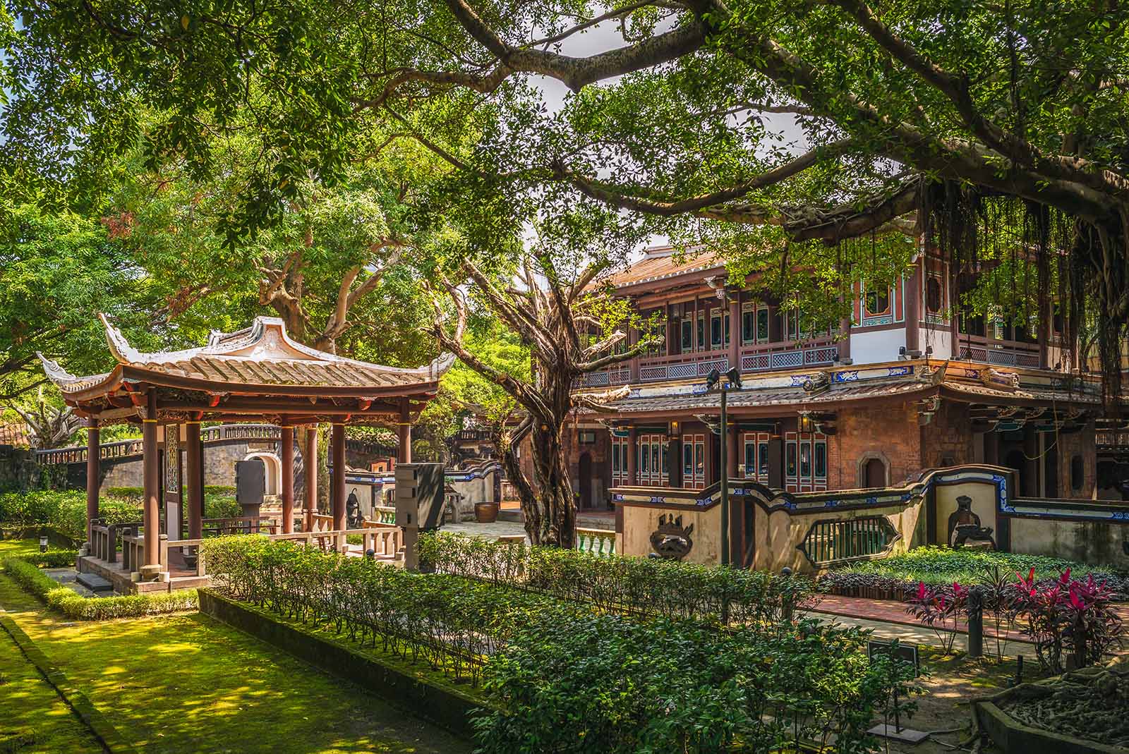 The extravagant gardens and exquisite architecture of the Lin Family Mansion take one back in time.