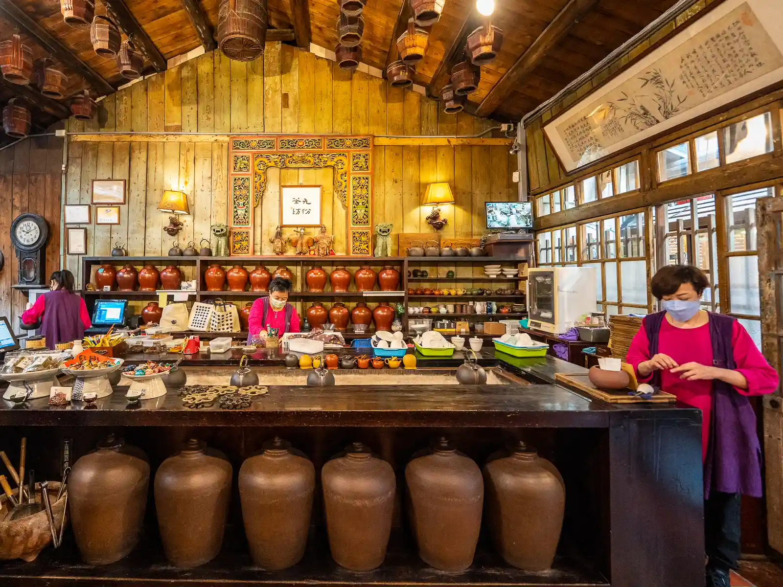 Every corner of the lobby is decorated with rustic pottery, tea kettles, and tea-related objects.