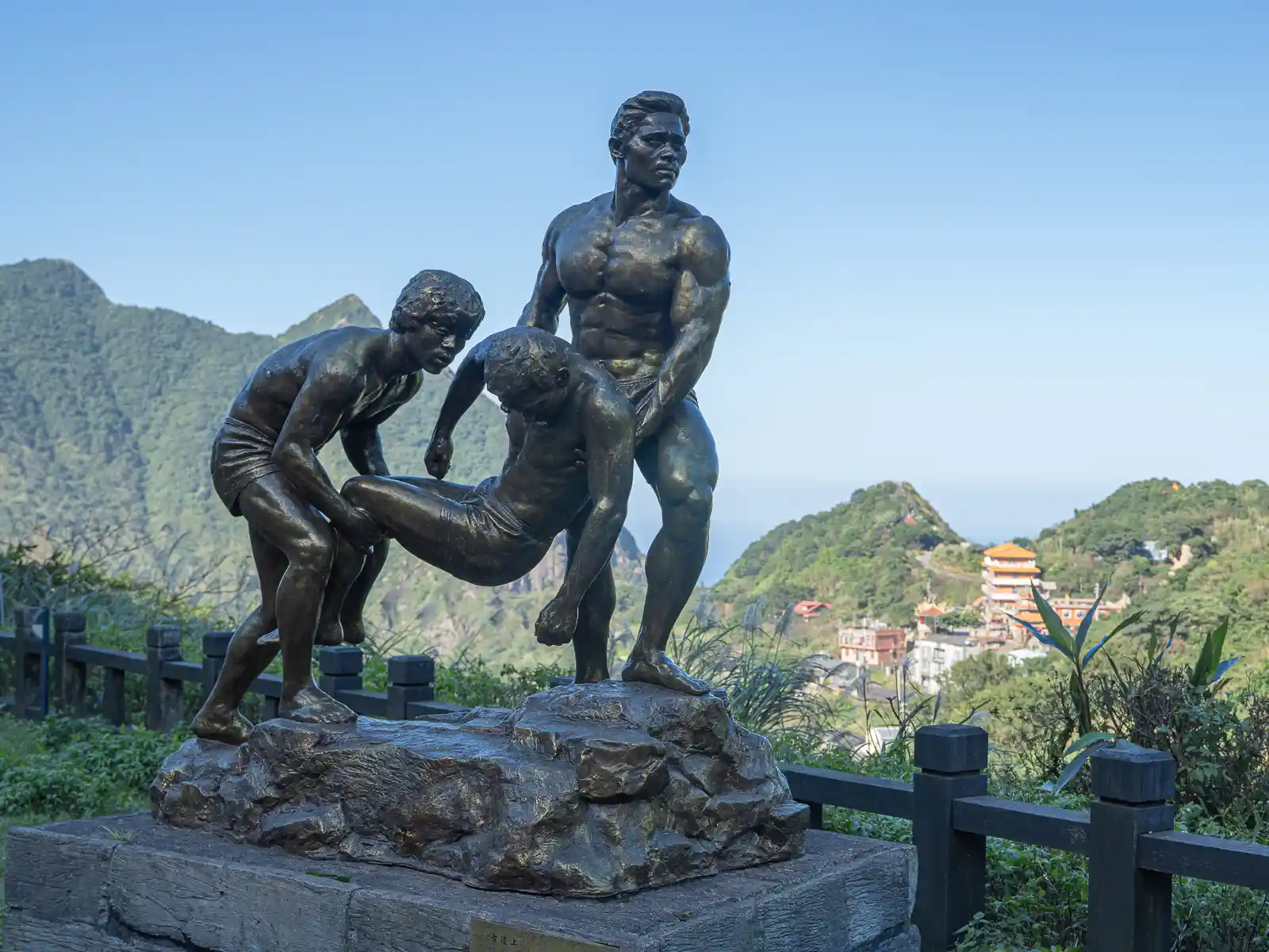 A statue honoring the fallen miners who died in the gold mines at Jinguashi.