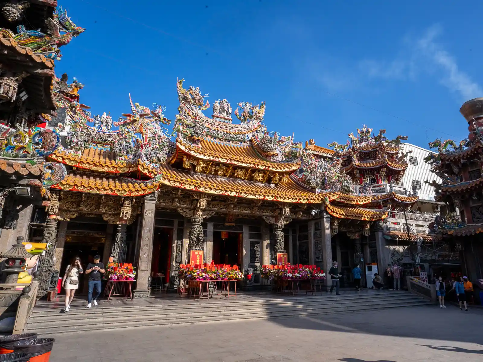 The colorful front facade of the Dajia Jenn Lann Temple.