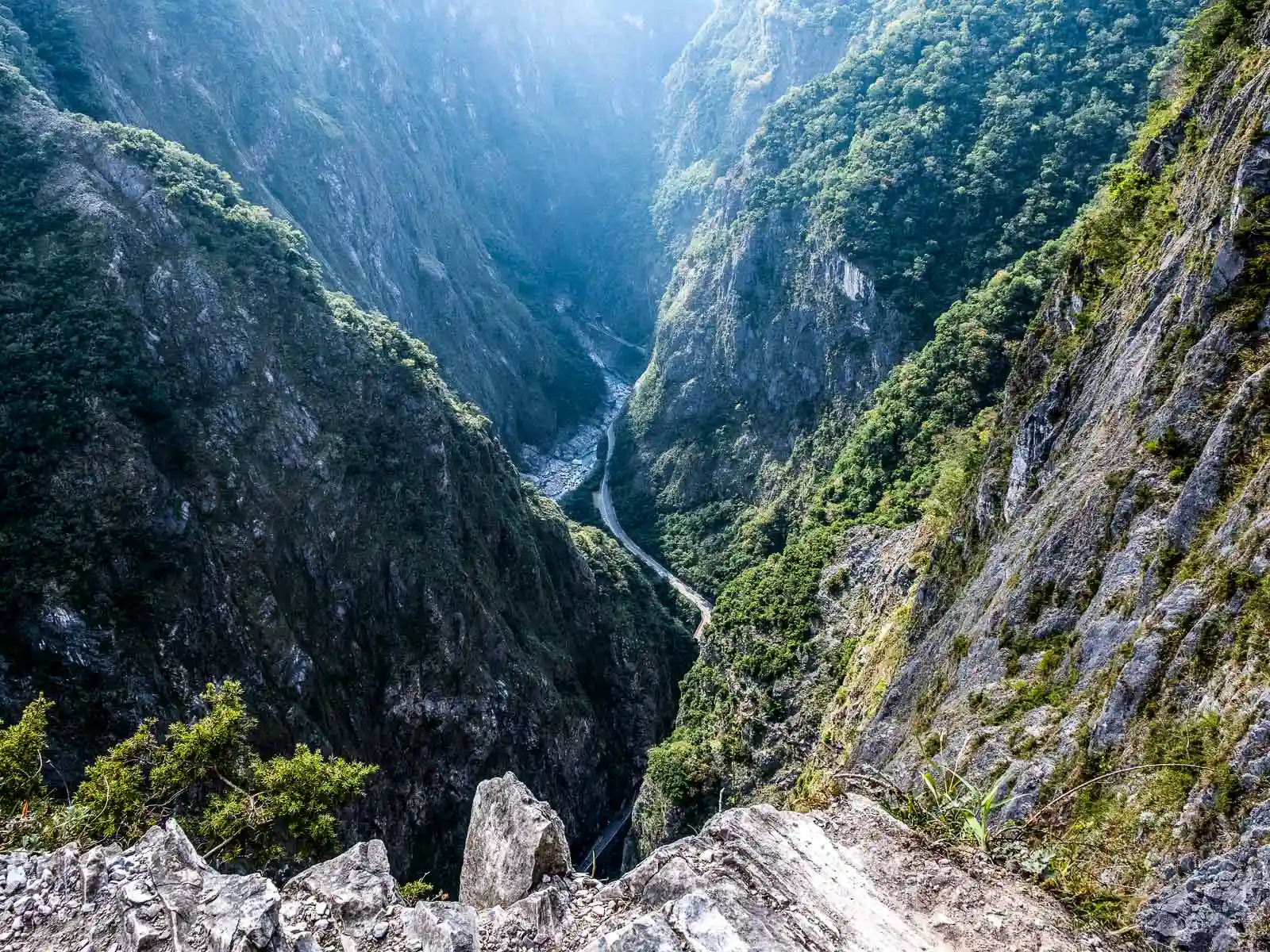 The Central Cross-Island Highway and the Liwu River of Taroko Gorge can be seen 500 meters below.